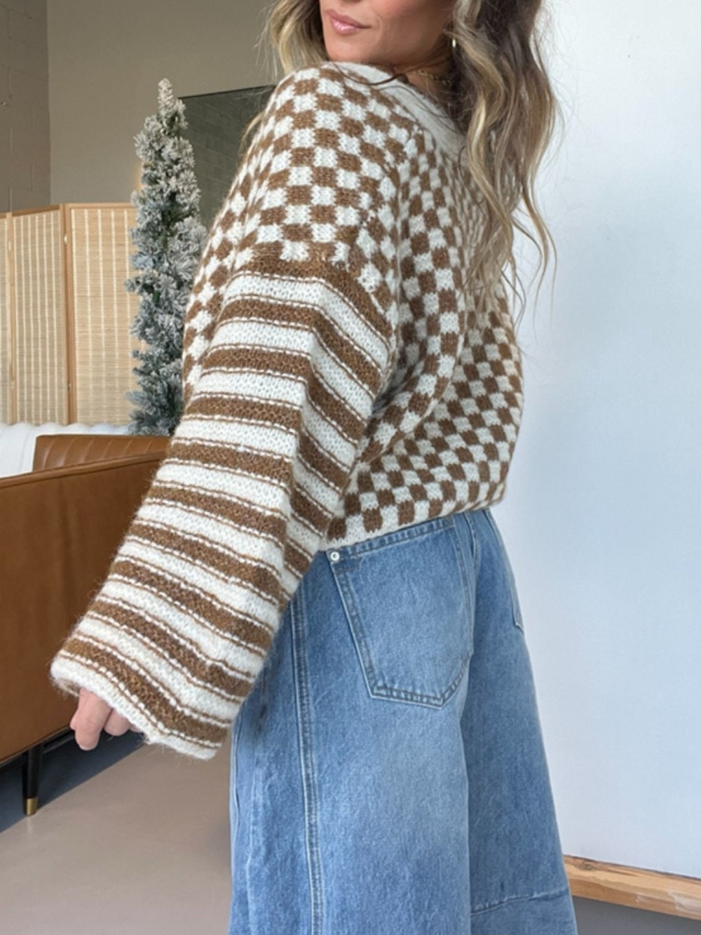 Checkered and Striped Pattern Button-Front Cropped Cardigan - Picture 4 of 6